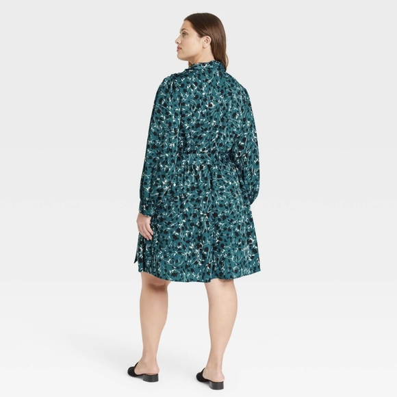 NWT- 3X WHO WHAT WEAR dress in green and black woodland floral long sleeves - Picture 4 of 10